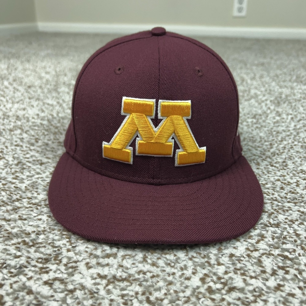 Minnesota Golden Gophers Hat Cap Fitted Mens 7 3/8 NCAA Football New Era College